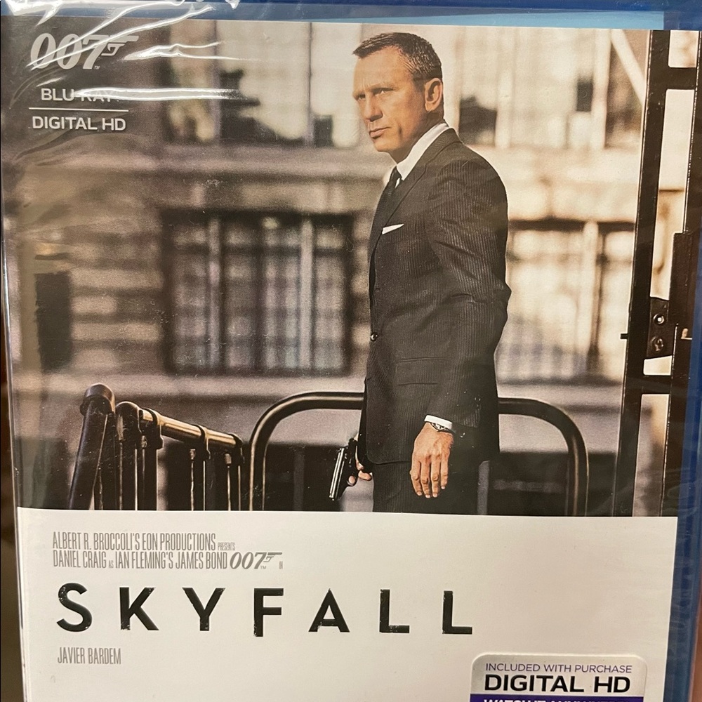 Skyfall Movie DVD Blu-Ray Disc